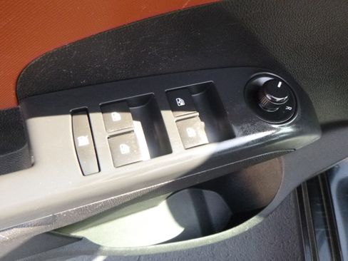 Used 2016 Chevrolet Sonic LT image 11