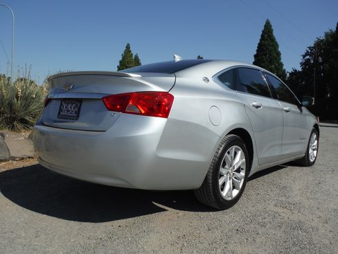 Used 2018 Chevrolet Impala LT image 3