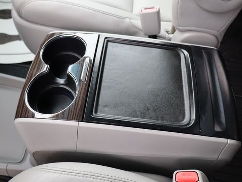 Used 2017 Toyota Sienna XLE image 30