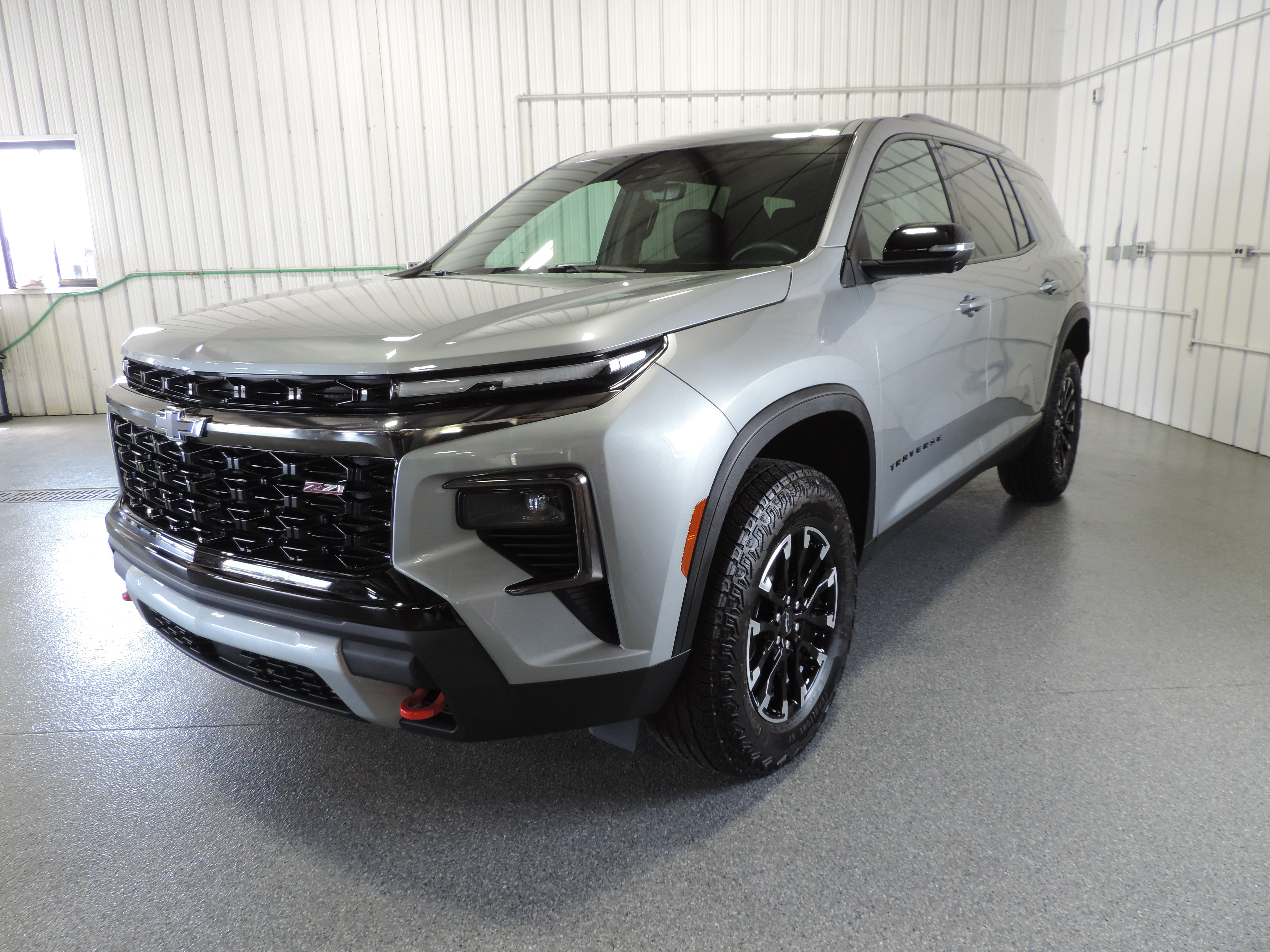 Used 2026 Chevrolet Traverse AWD Z71 image 1
