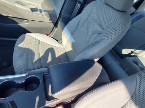 Used 2012 Hyundai Sonata image 8