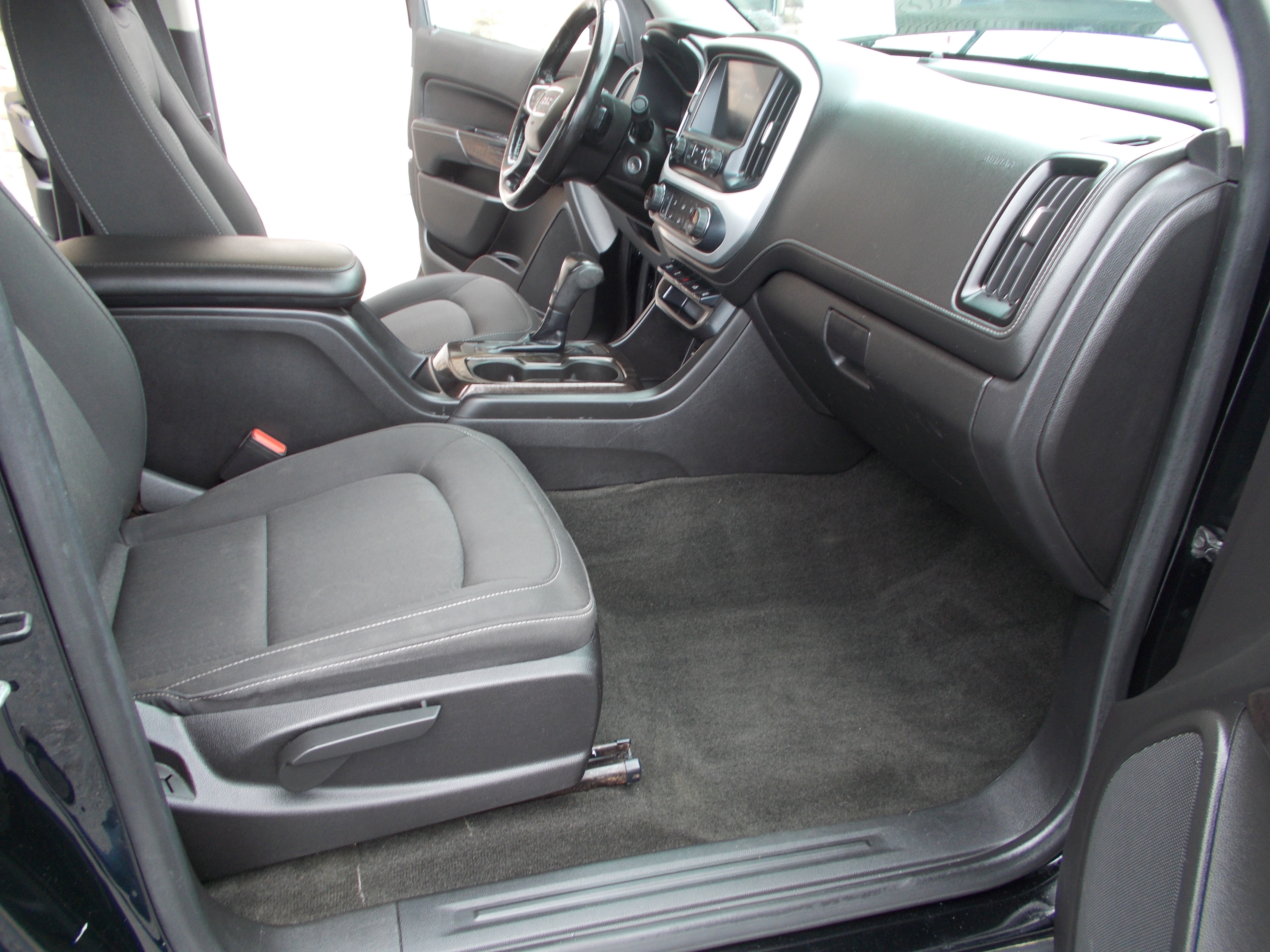 Used 2017 GMC Canyon 4x4 Crew Cab SLE image 23
