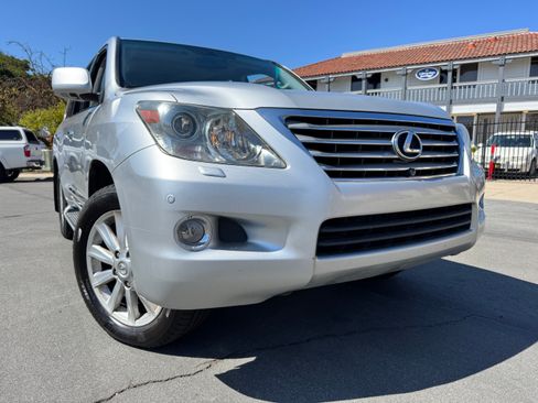Used 2009 Lexus LX 570 image 12