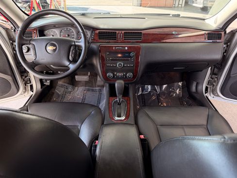 Used 2008 Chevrolet Impala LTZ image 10