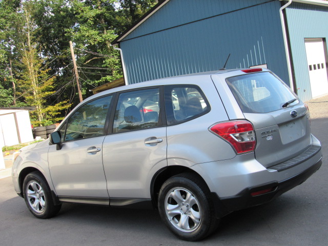 Used 2014 Subaru Forester 2.5i AWD/4WD image 6