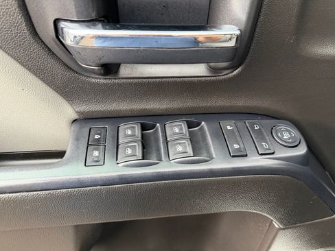 Used 2018 Chevrolet Silverado 2500 4x4 Crew Cab image 9