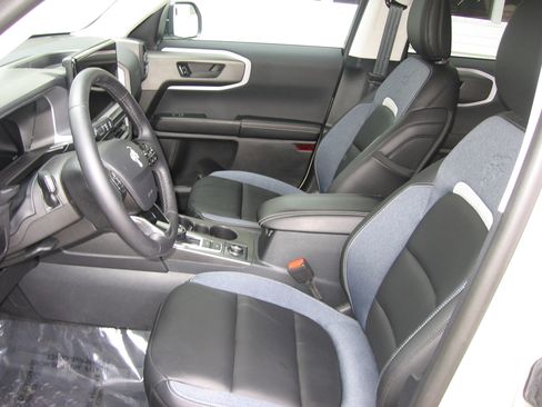 Used 2025 Ford Bronco Sport Outer Banks AWD/4WD image 6