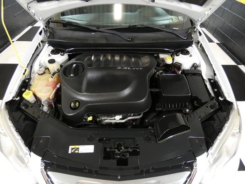 Used 2014 Chrysler 200 Touring image 11
