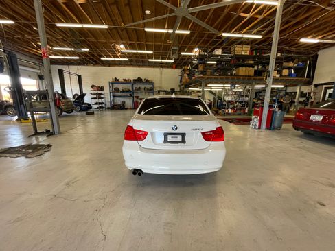 Used 2011 BMW 328i image 10