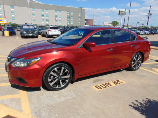 Used 2017 Nissan Altima SR FWD image 4