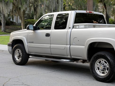 Used 2005 Chevrolet Silverado 2500 4x4 Extended Cab image 12
