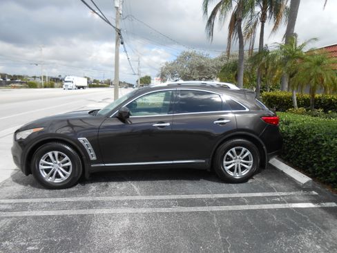 Used 2012 INFINITI FX35 image 2