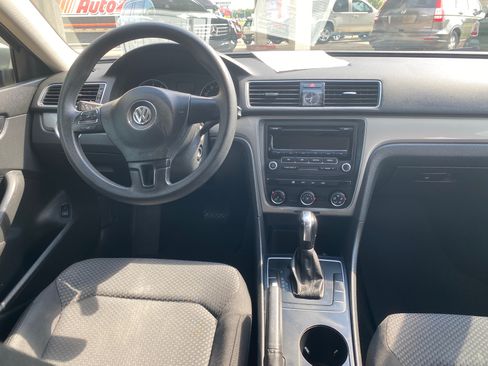 Used 2014 Volkswagen Passat 1.8T S image 8