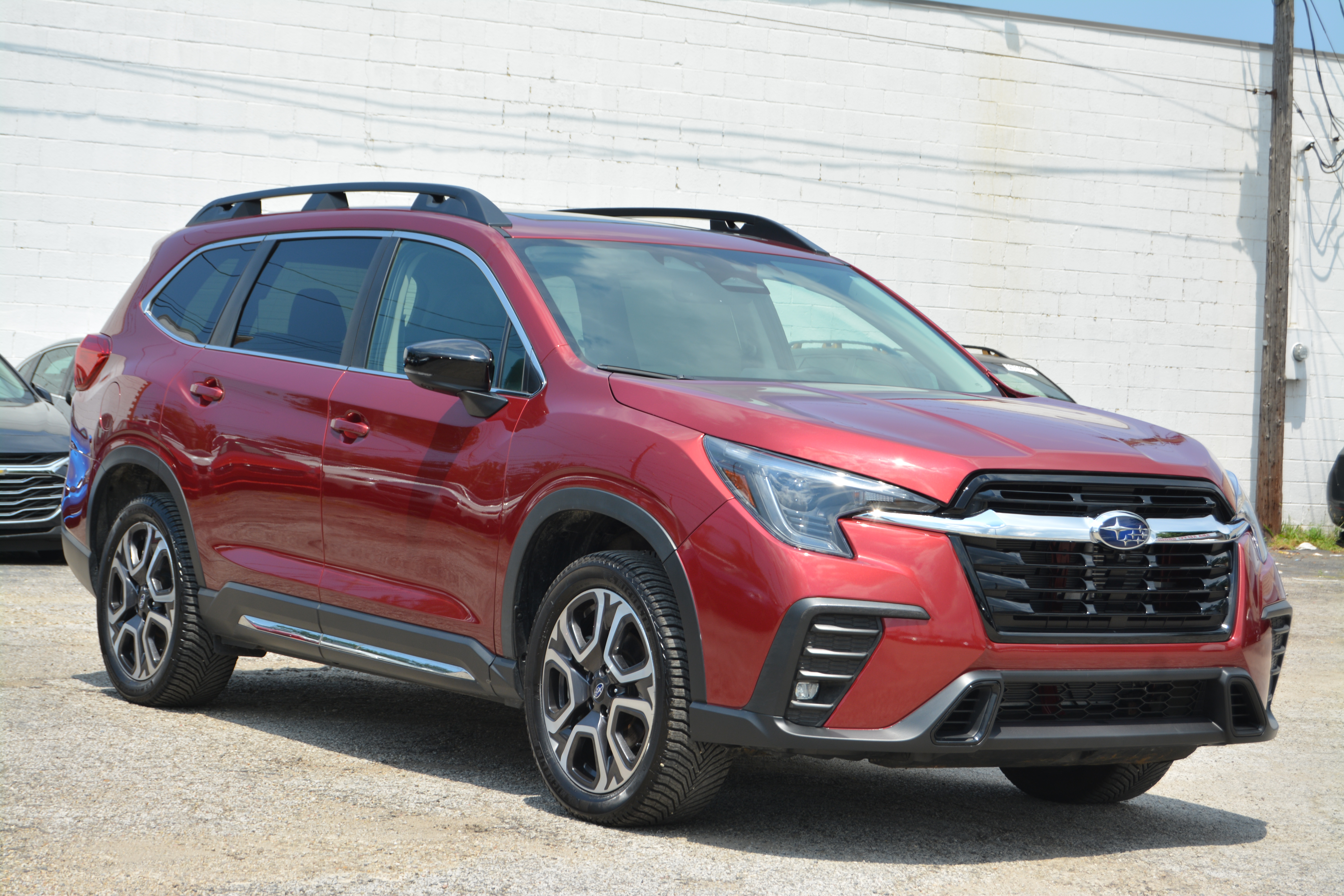 Used 2025 Subaru Ascent Limited 8-Passenger AWD/4WD image 1