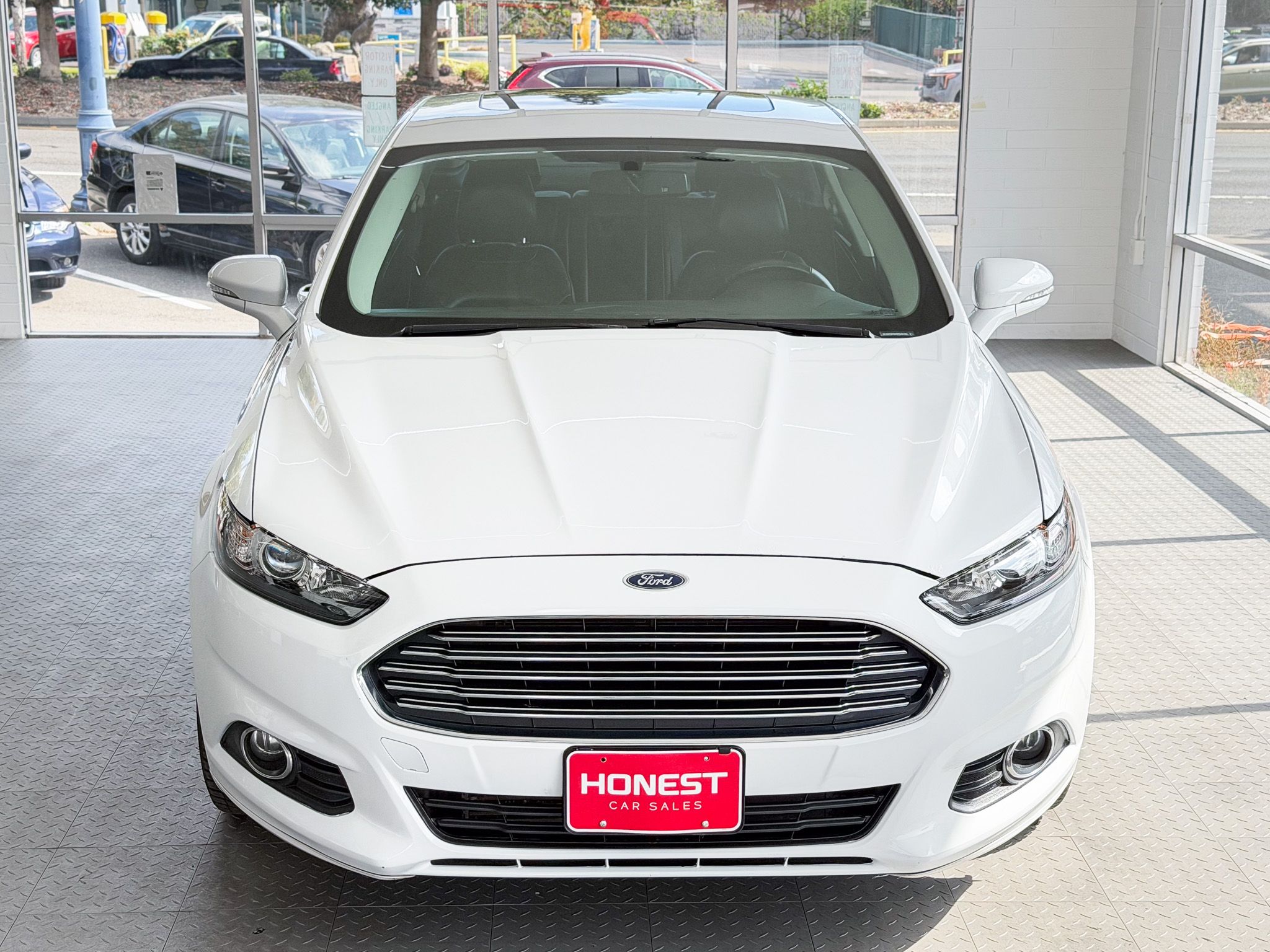 Used 2013 Ford Fusion SE FWD image 2