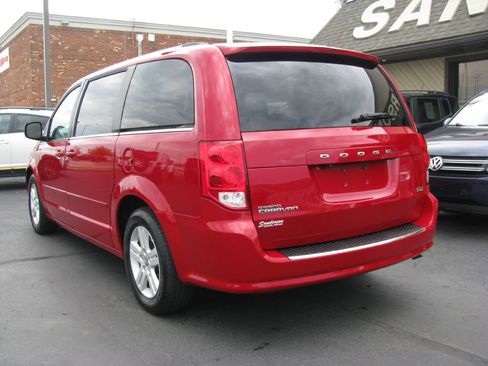 Used 2012 Dodge Grand Caravan Crew image 4