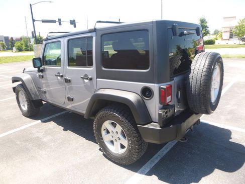 Used 2015 Jeep Wrangler 4WD Unlimited Sport image 4