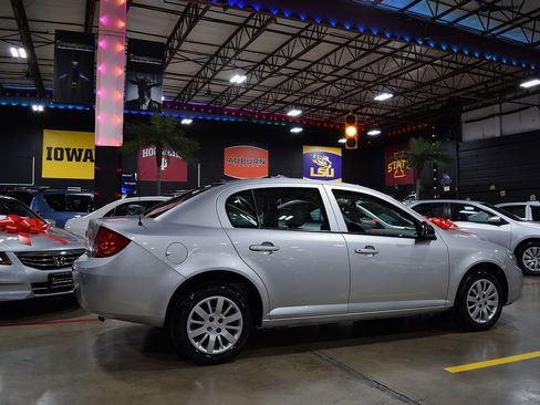 Used 2010 Chevrolet Cobalt LS Sedan FWD image 8