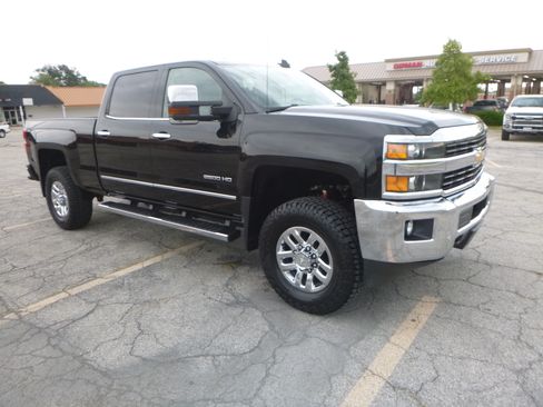 Used 2016 Chevrolet Silverado 2500 4x4 Crew Cab LTZ image 4