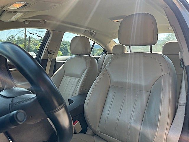 Used 2016 Buick Regal Leather FWD image 4