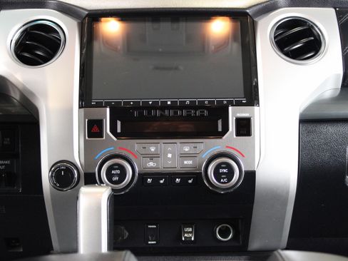 Used 2017 Toyota Tundra image 5