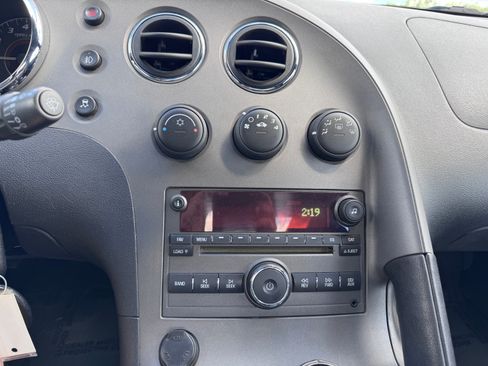 Used 2008 Pontiac Solstice GXP image 8