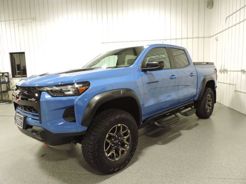 Used 2025 Chevrolet Colorado 4x4 Crew Cab ZR2 image 3