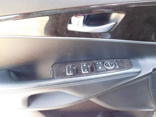 Used 2018 Kia Sorento FWD image 9