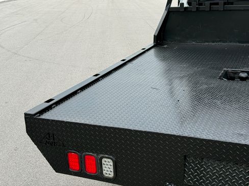 Used 2012 Ford F550 image 38