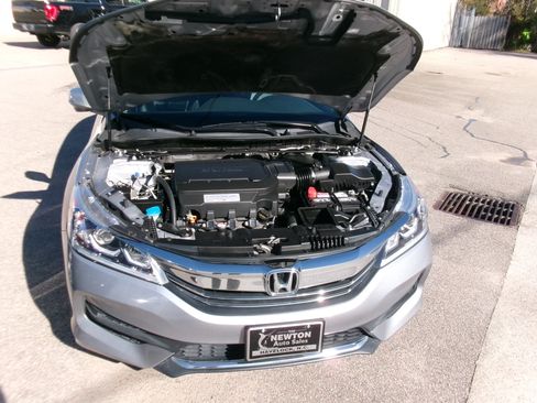 Used 2017 Honda Accord EX-L image 26