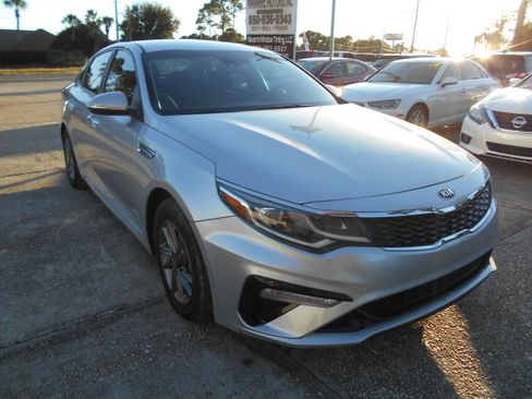 Used 2020 Kia Optima LX image 2