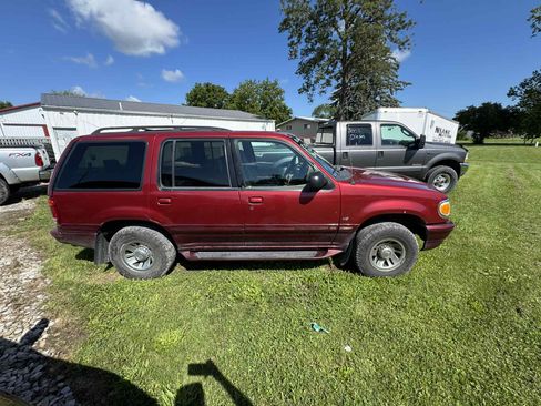 Used 1999 Mercury Mountaineer image 2