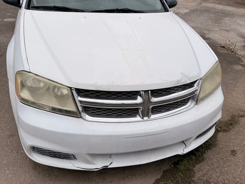Used 2014 Dodge Avenger SXT image 1