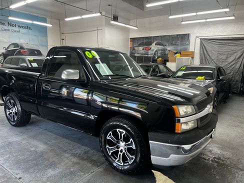 Used 2004 Chevrolet Silverado 1500 Classic W/T image 2