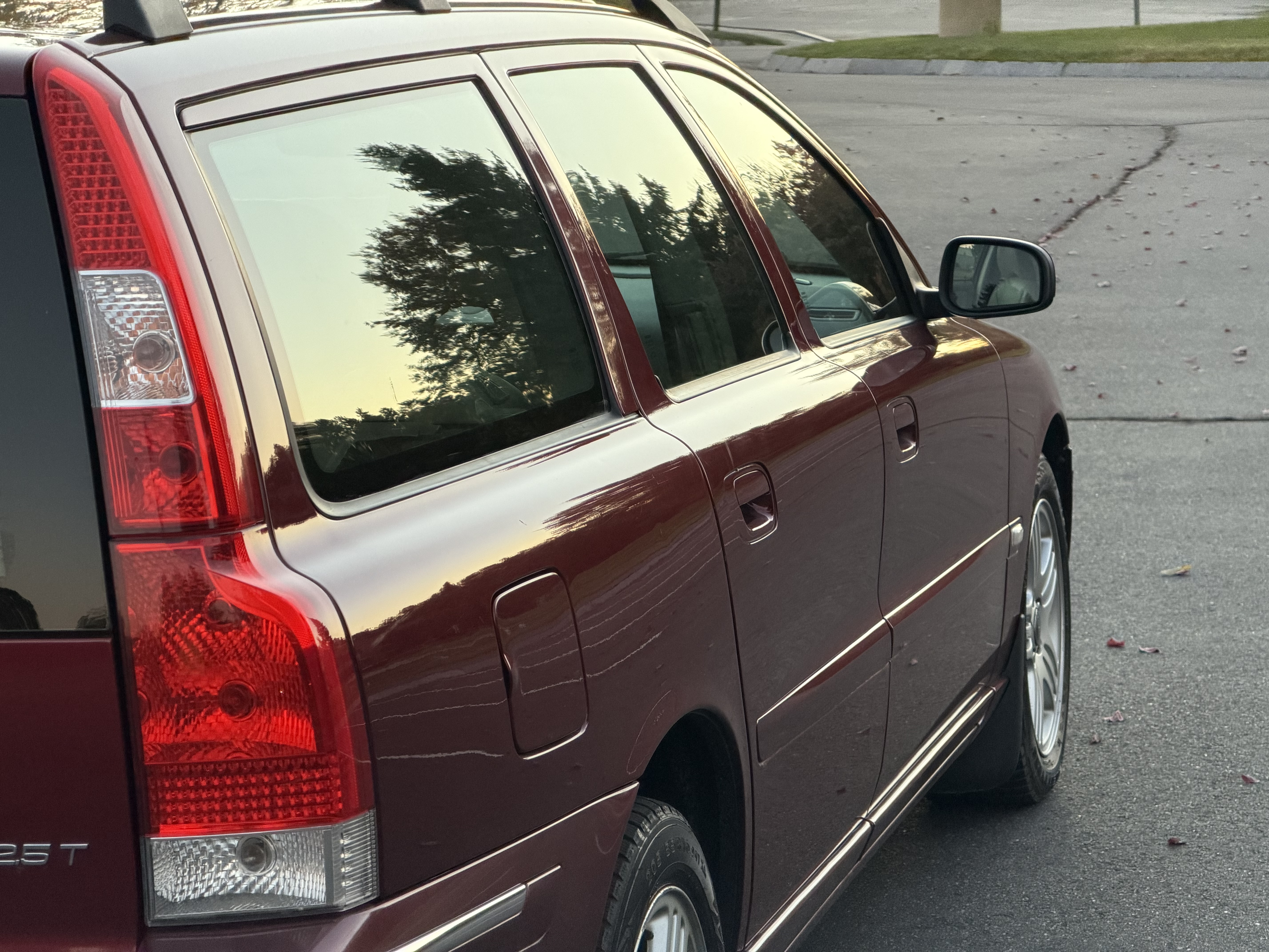 Used 2006 Volvo V70 2.5T FWD image 12