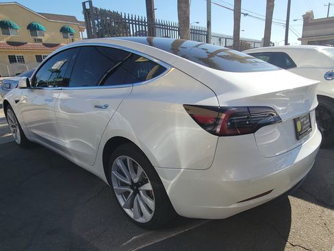 Used 2019 Tesla Model 3 image 4