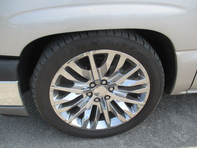 Used 2005 Chevrolet Silverado 1500 2WD Regular Cab image 11