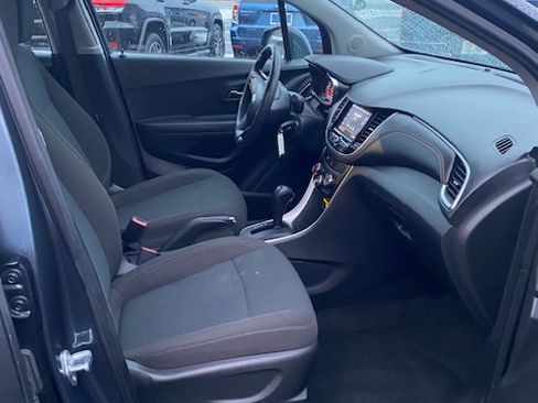 Used 2021 Chevrolet Trax LS image 13