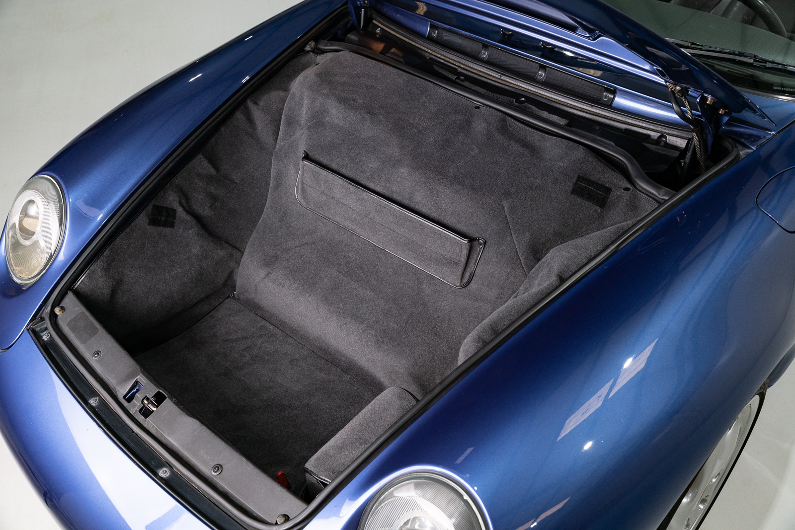 Used 1997 Porsche 911 Carrera Cabriolet RWD image 57