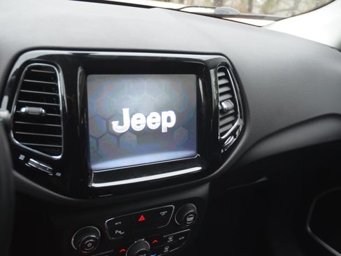 Used 2018 Jeep Compass Limited image 15