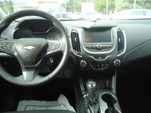 Used 2016 Chevrolet Cruze LT image 7
