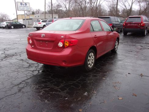 Used 2010 Toyota Corolla LE image 3