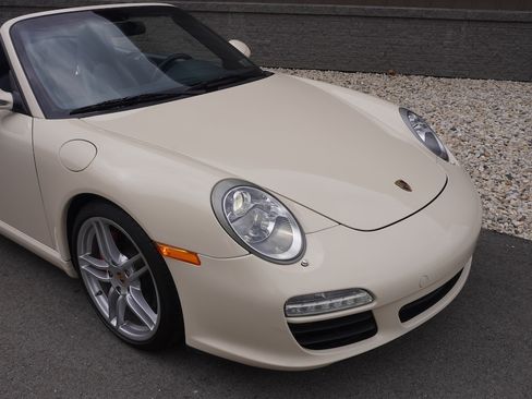 Used 2010 Porsche 911 Carrera S Cabriolet RWD image 33
