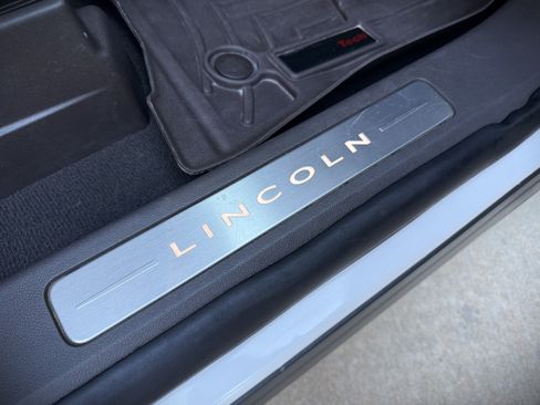 Used 2020 Lincoln Aviator Reserve image 32