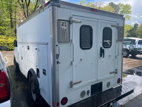 Used 2015 Ford E-350 and Econoline 350 image 9