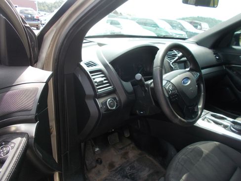 Used 2017 Ford Explorer 4WD Police Interceptor image 6