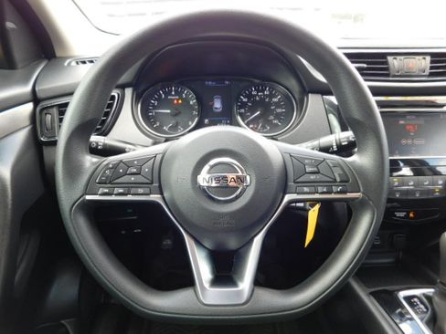 Used 2019 Nissan Rogue Sport S image 13