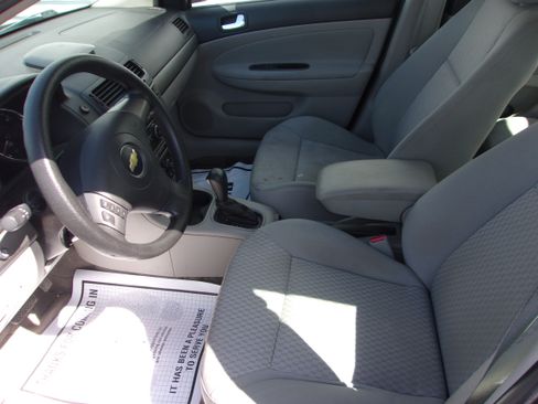 Used 2009 Chevrolet Cobalt LT Sedan FWD image 5