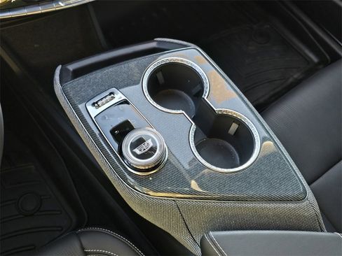 Used 2025 Cadillac Optiq Sport 2 image 21