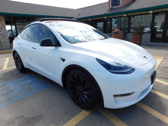 Used 2022 Tesla Model Y AWD Performance image 2